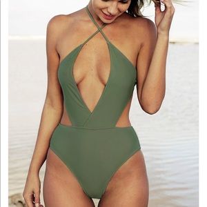 NWT She’s The Man Halter one-piece Cupshe swimsuit